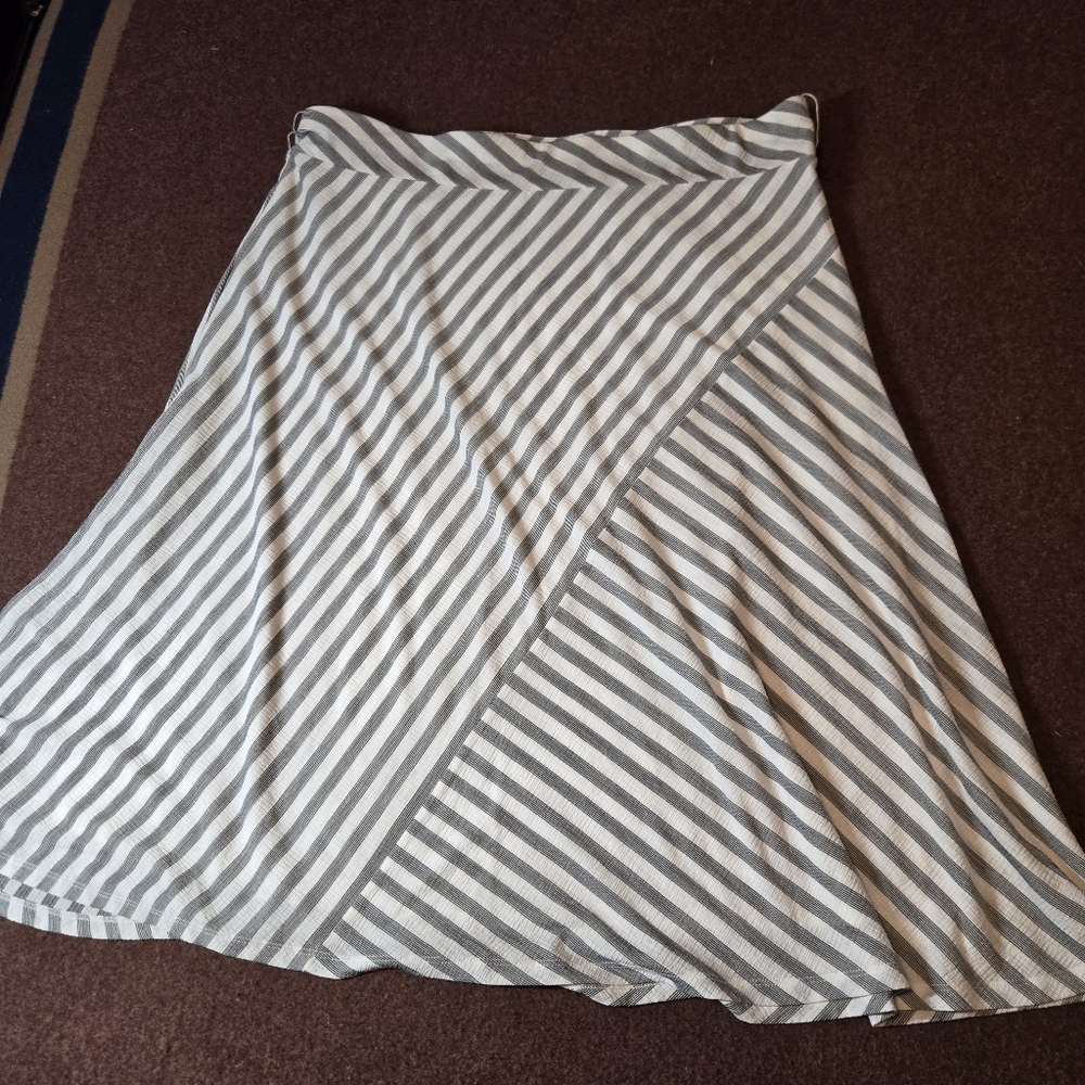 DKNY Black And White A-Line Skirt Lined No Belt Size XL